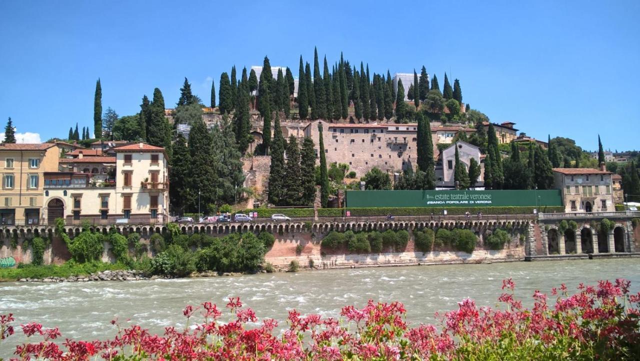 Lovely Casa Paola Villlafranca Centro Zimmer Rooms Villafranca di Verona Exterior foto